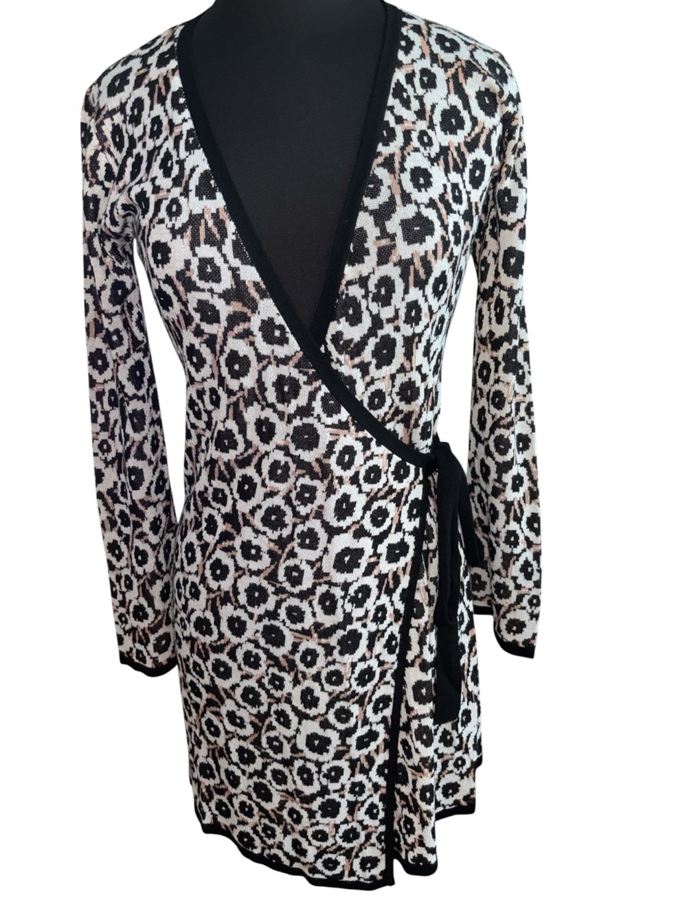 Floral Wrap Sweater Dress with Tie, P2P:17.5”, L:34.5”, NWT, RT$40